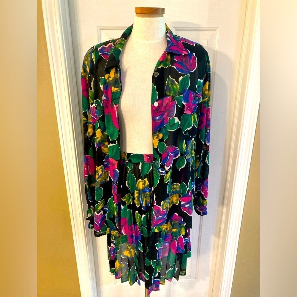 Vintage 2 piece blouse set skirt and top floral - Picture 2 of 13
